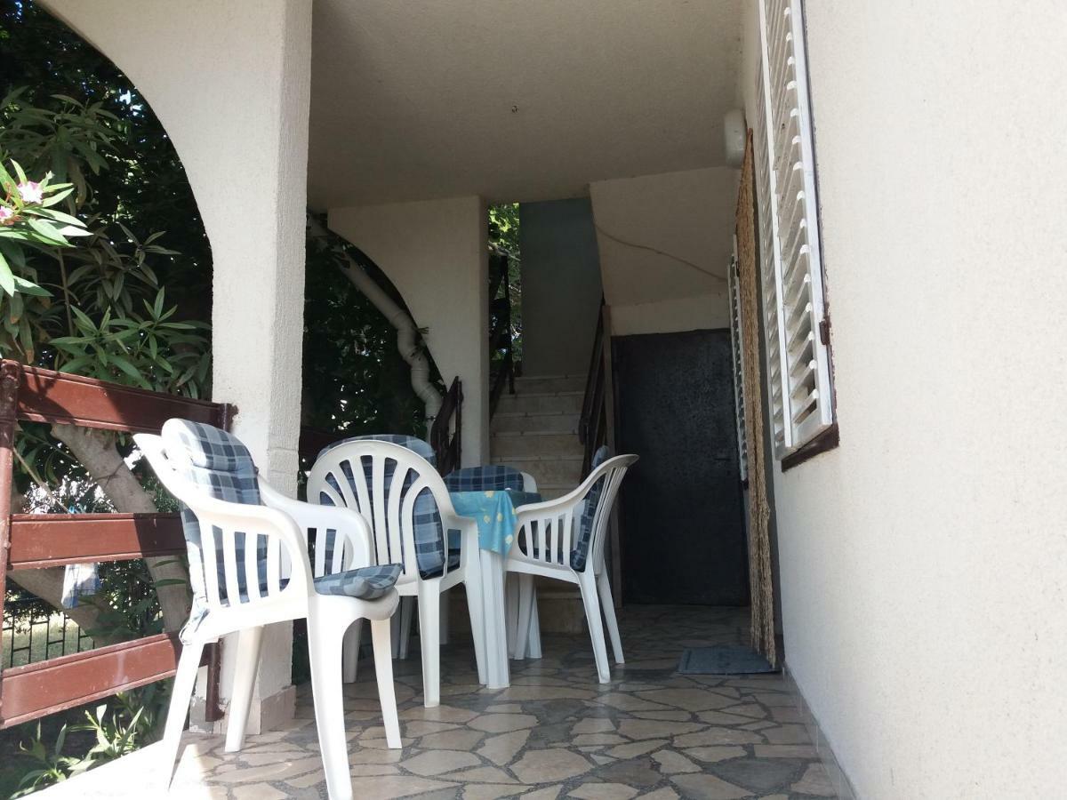 Apartman Nona Povljana Buitenkant foto