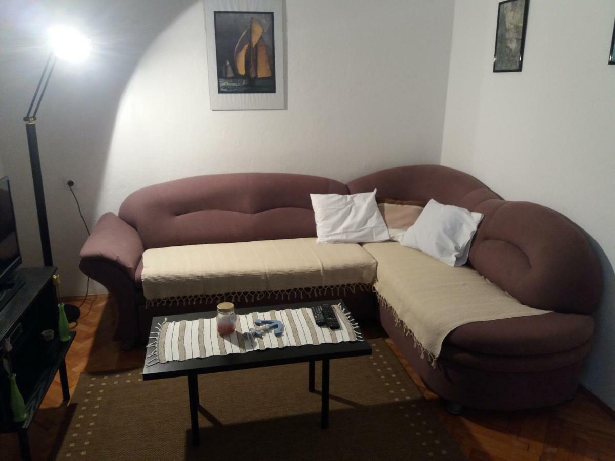 Apartman Nona Povljana Buitenkant foto
