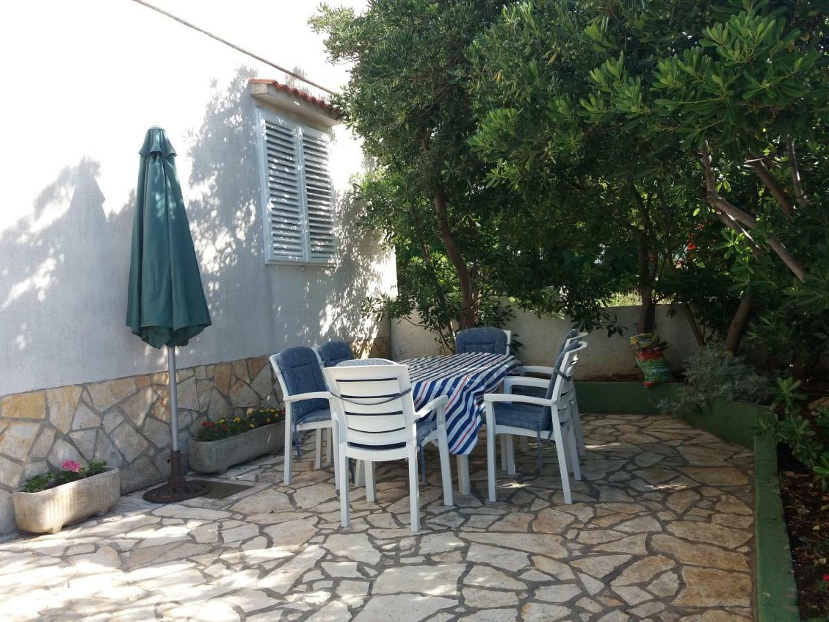 Apartman Nona Povljana Buitenkant foto
